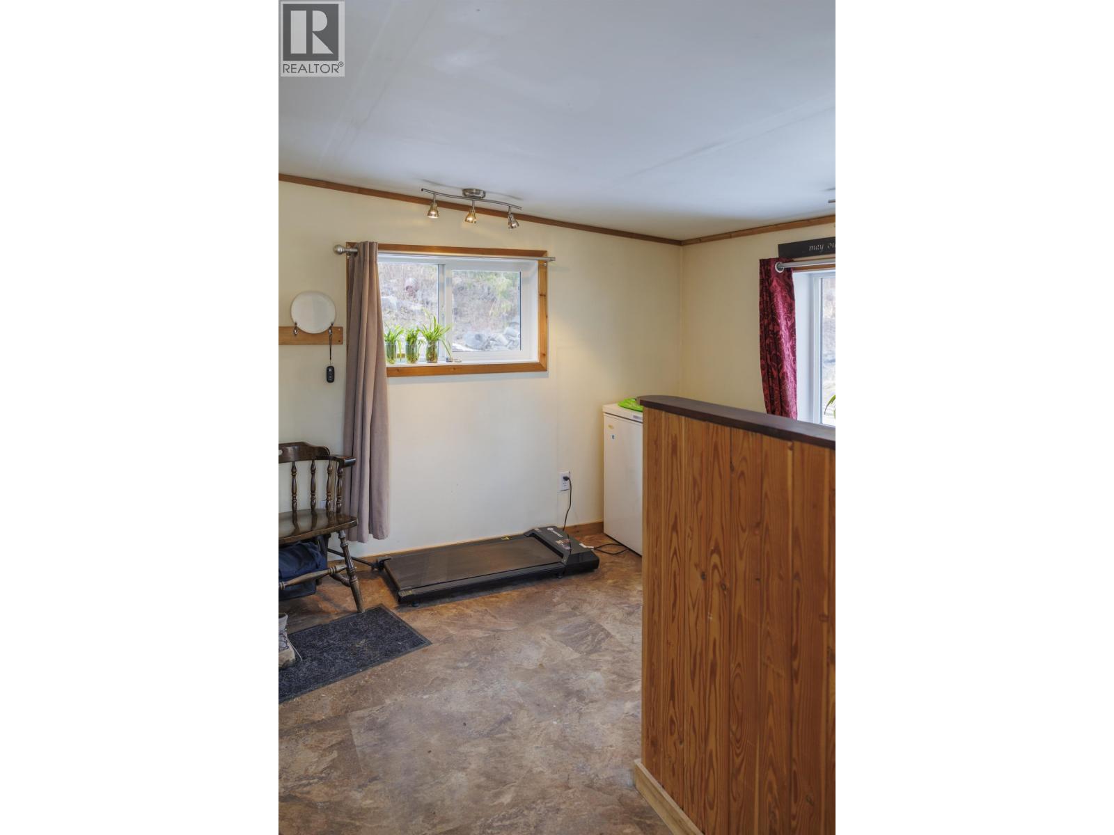 9509 DUNSTER-CROYDON ROAD - 16