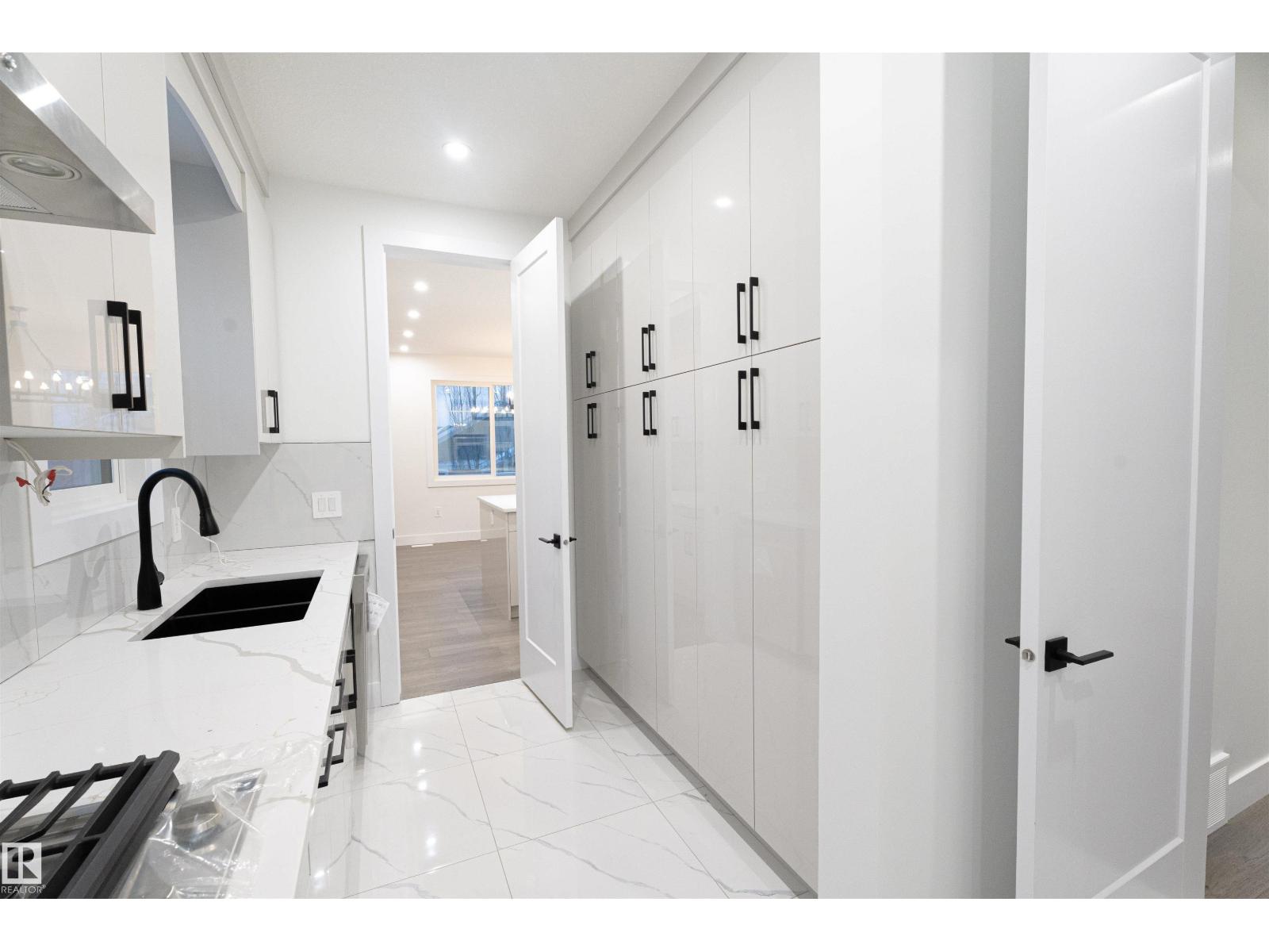 3820 42 AV, Beaumont