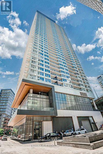 Listing photo of 605 - 19 BATHURST STREET