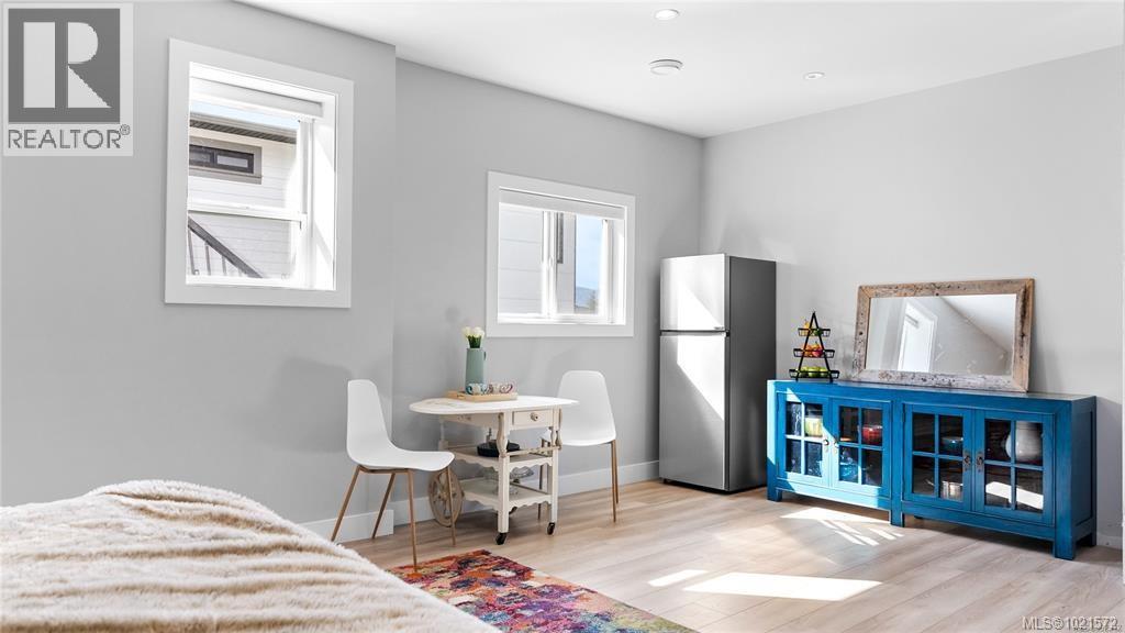 6290 Highwood Dr, Duncan