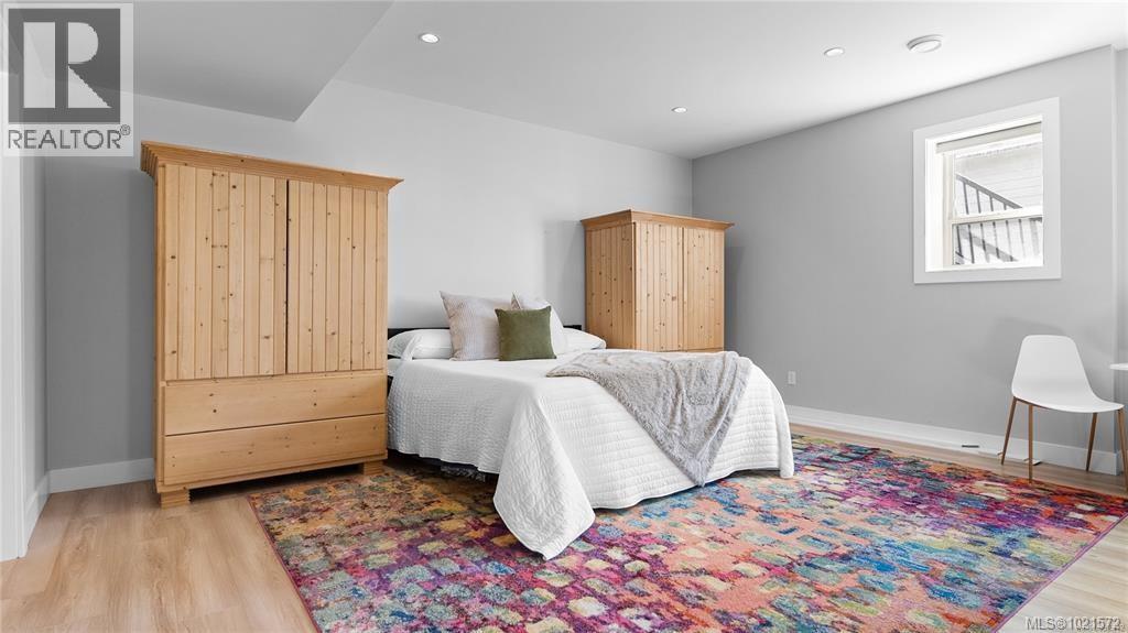 6290 Highwood Dr, Duncan