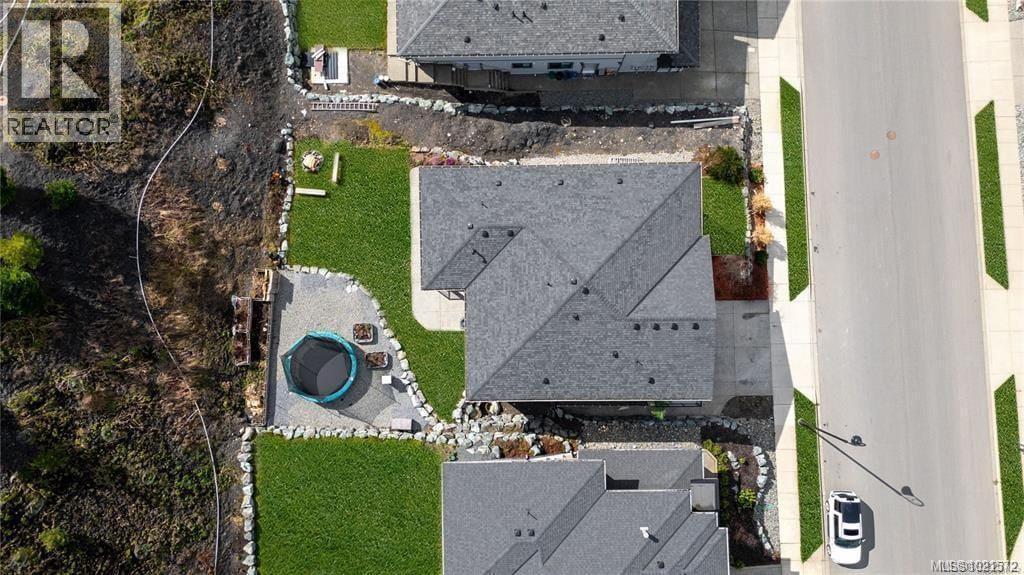 6290 Highwood Dr, Duncan