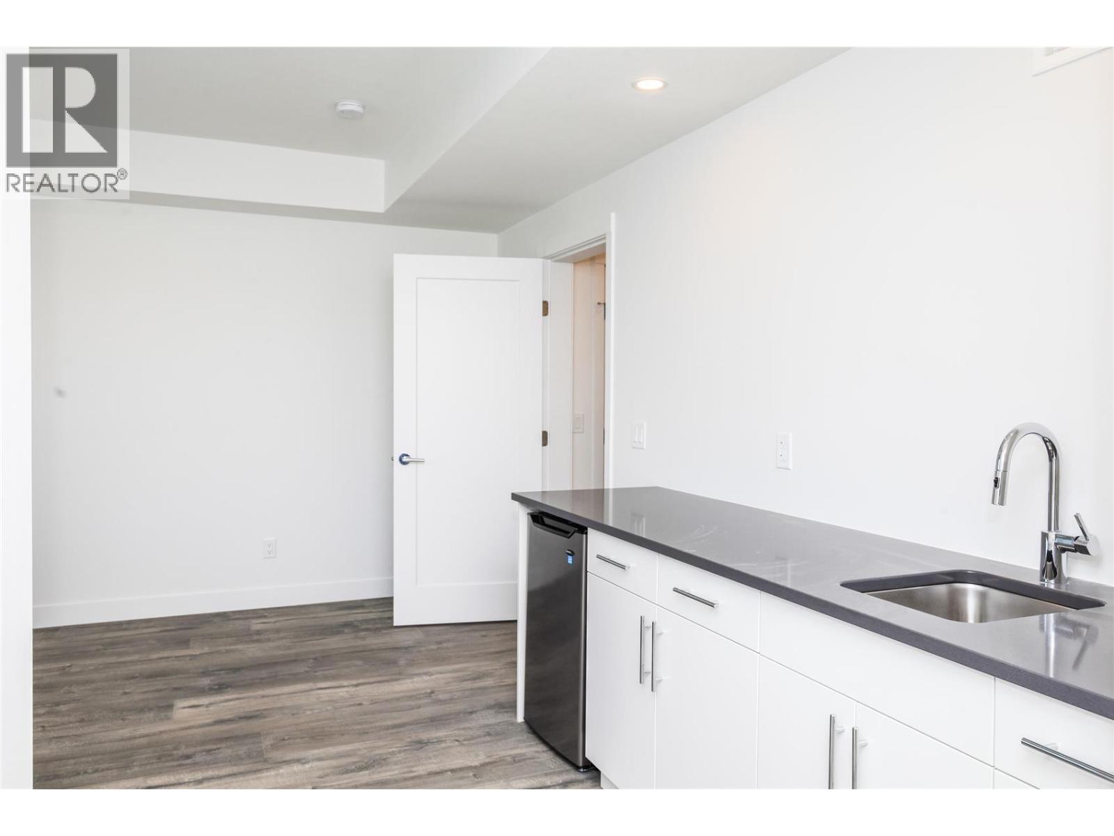 114 610 Academy Way, Kelowna