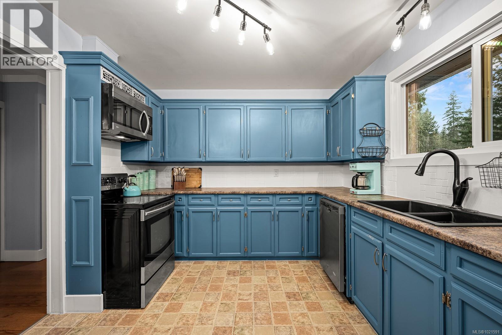 4675 Montrose Dr, Courtenay