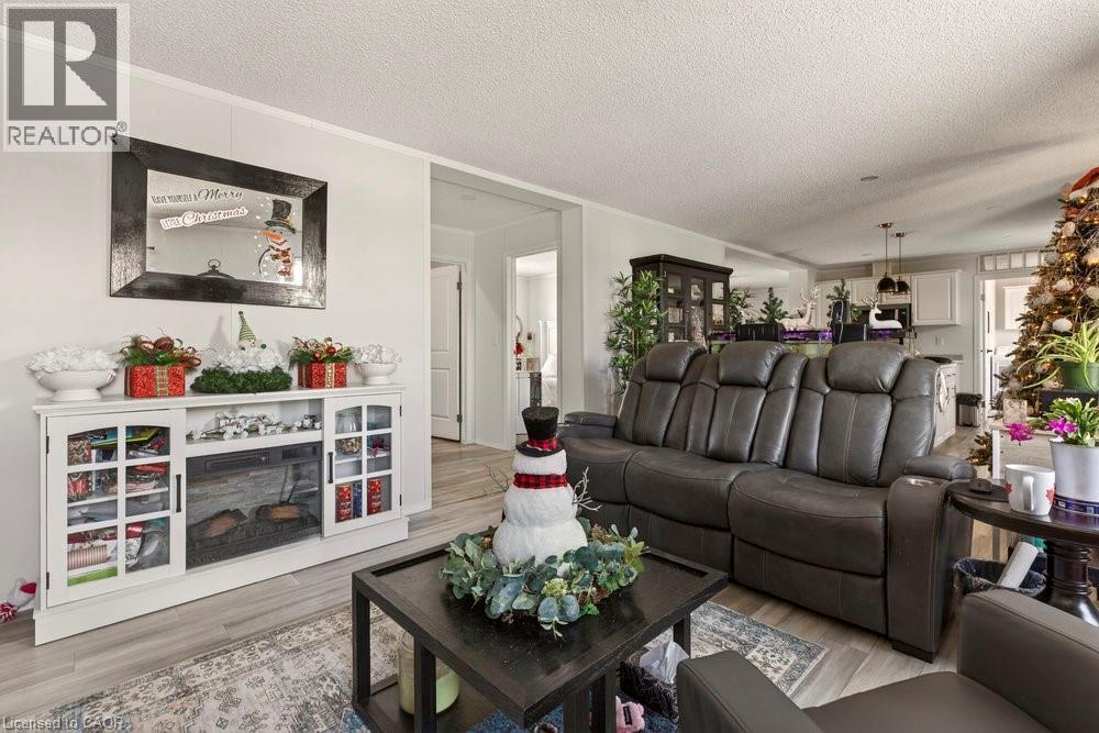 29 HICKORY HOLLOW - 16