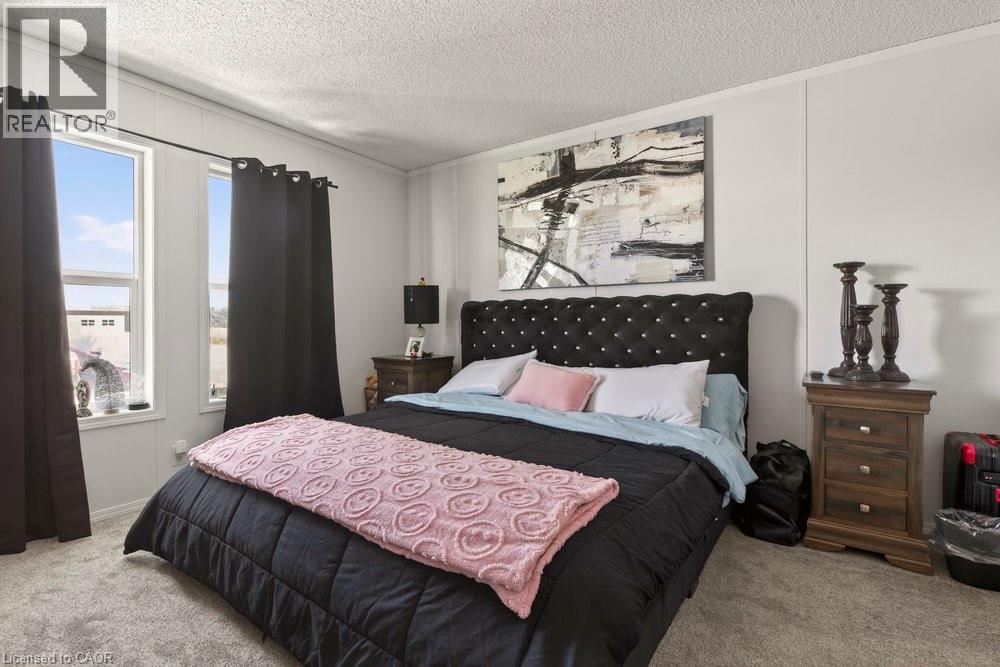 29 HICKORY HOLLOW - 21