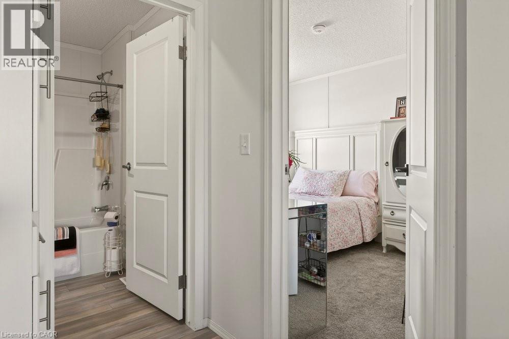 29 HICKORY HOLLOW - 24