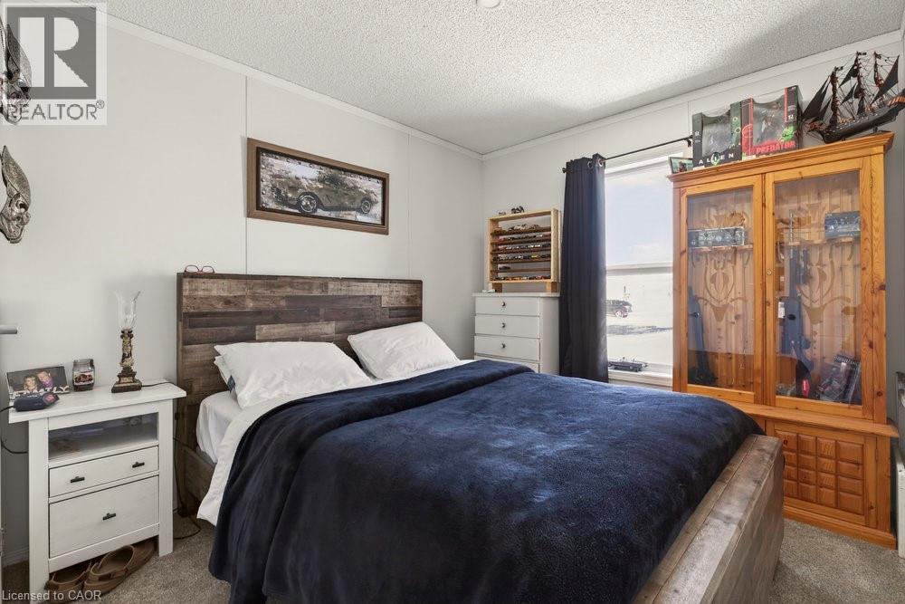 29 HICKORY HOLLOW - 26
