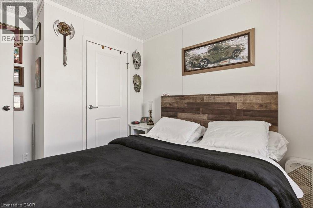 29 HICKORY HOLLOW - 27