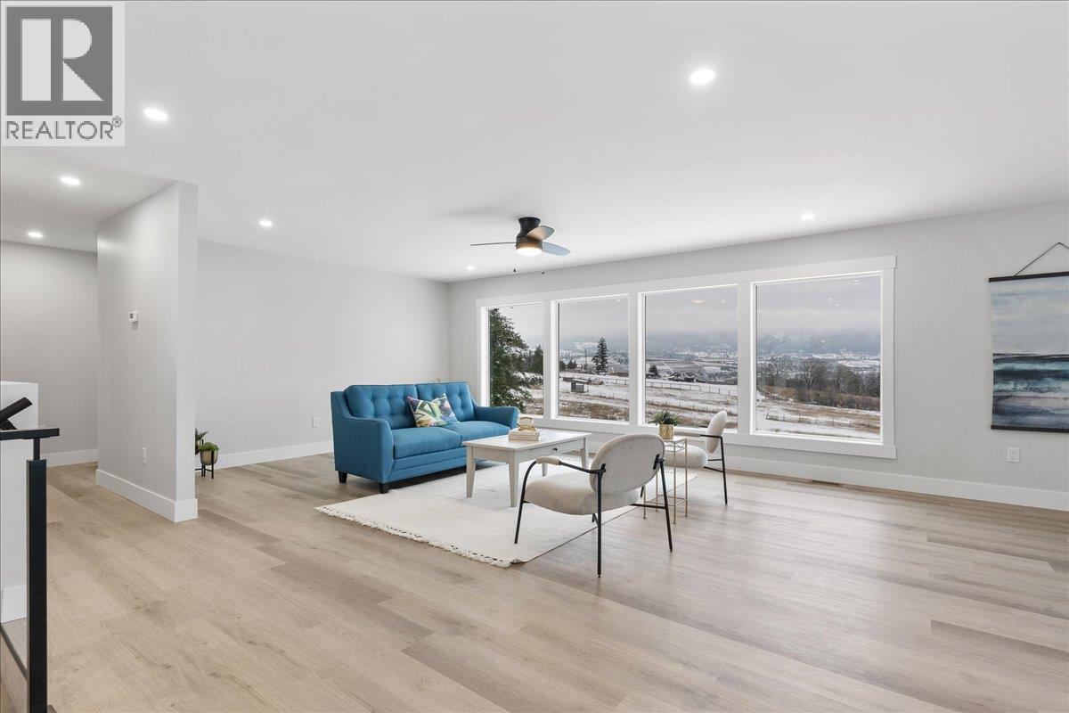  6535 Blue Jay Road, Vernon