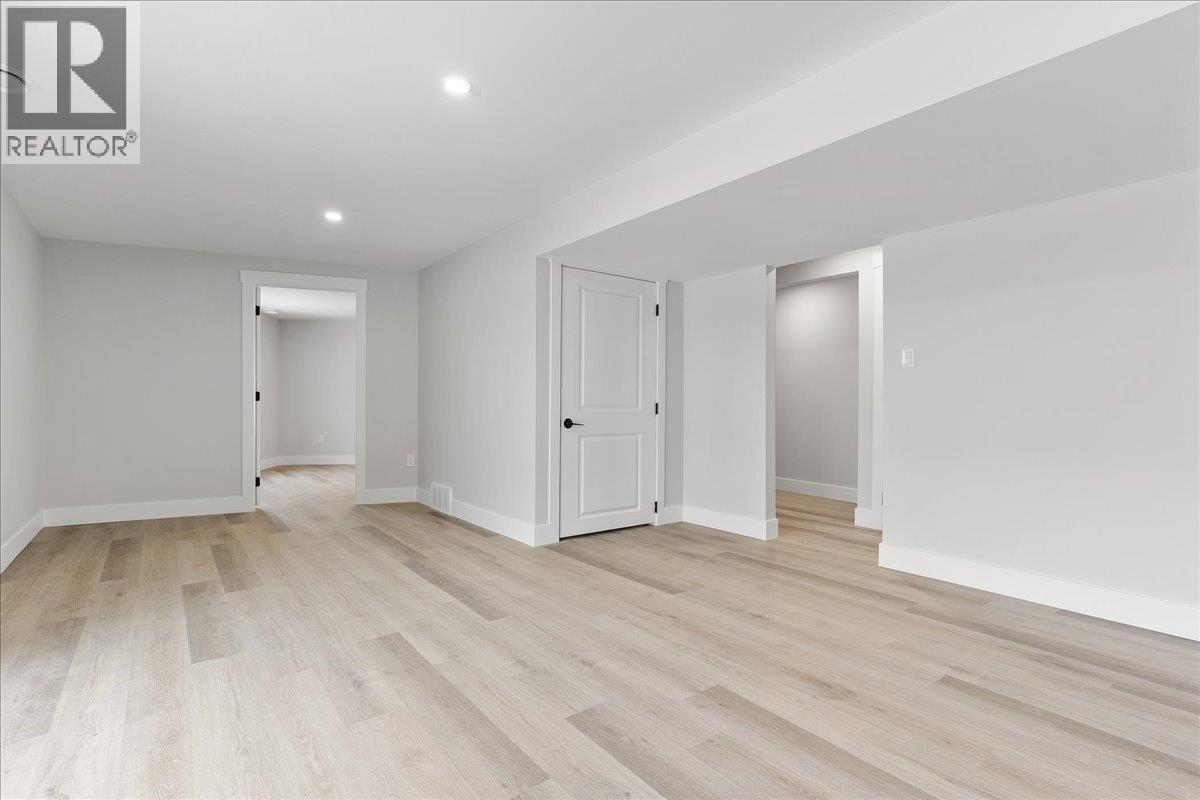  6535 Blue Jay Road, Vernon