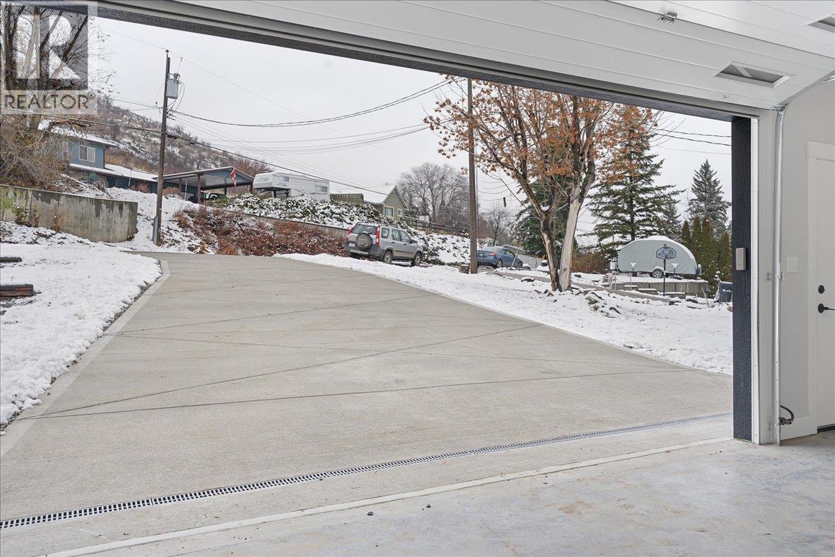  6535 Blue Jay Road, Vernon