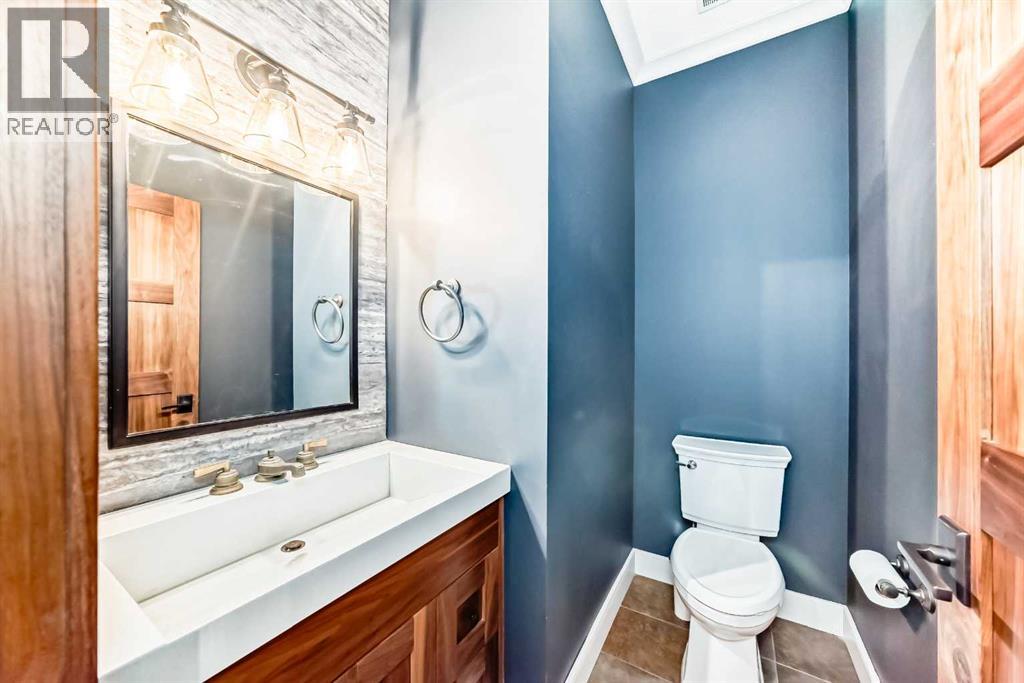 Single Family House for Sale in  Tuscany Estates Crescent NW Tuscany Calgary 