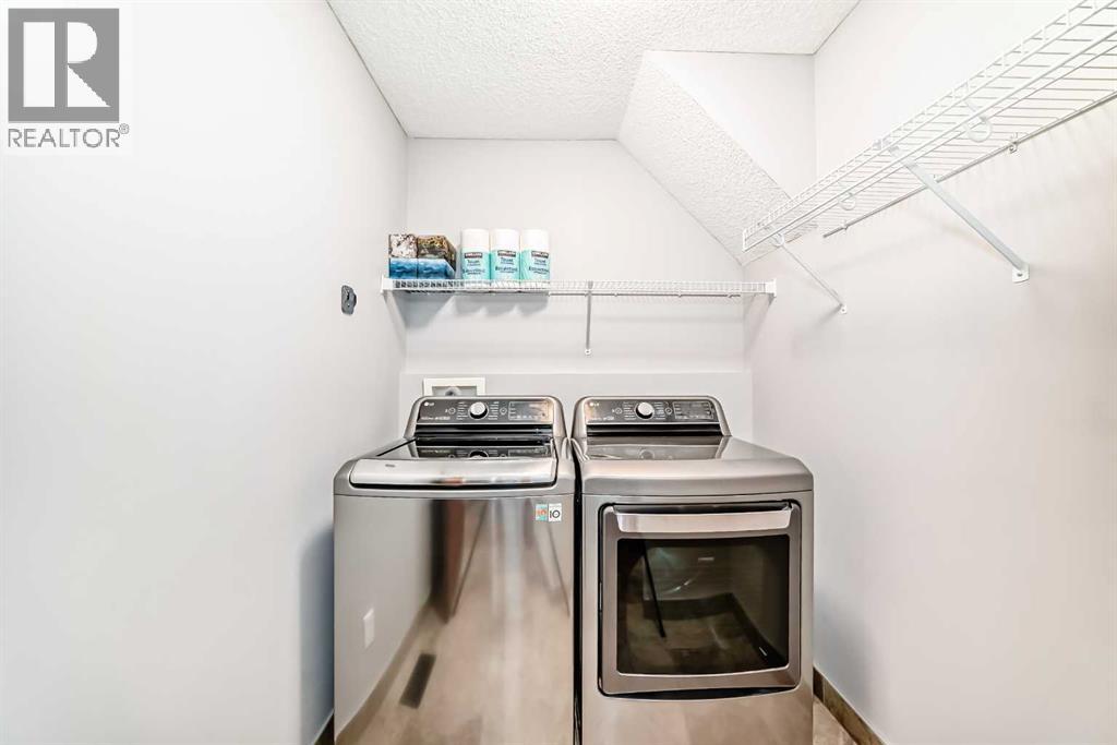 Single Family House for Sale in  Tuscany Estates Crescent NW Tuscany Calgary 