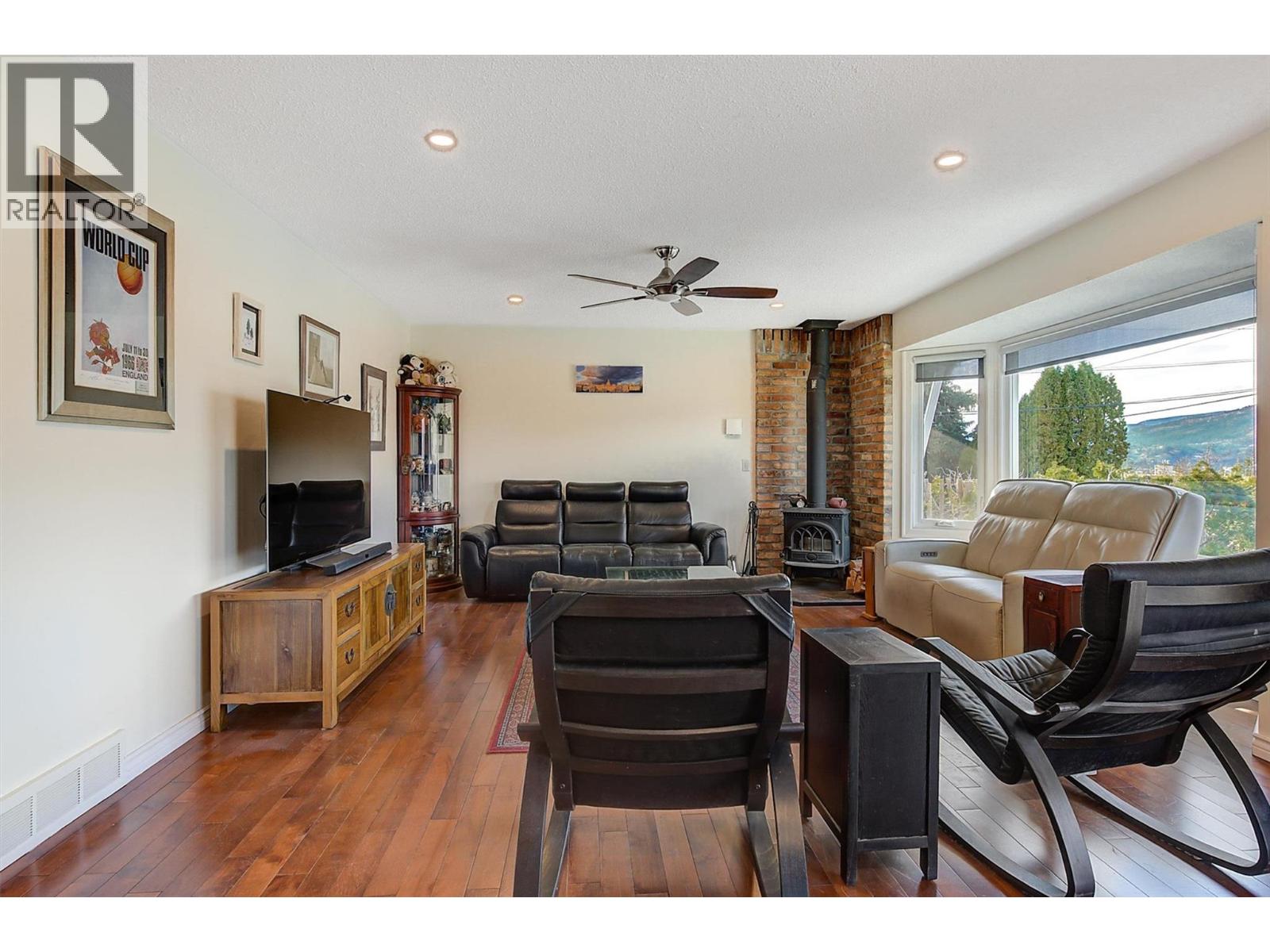  2415 COLLINGWOOD Road, West Kelowna