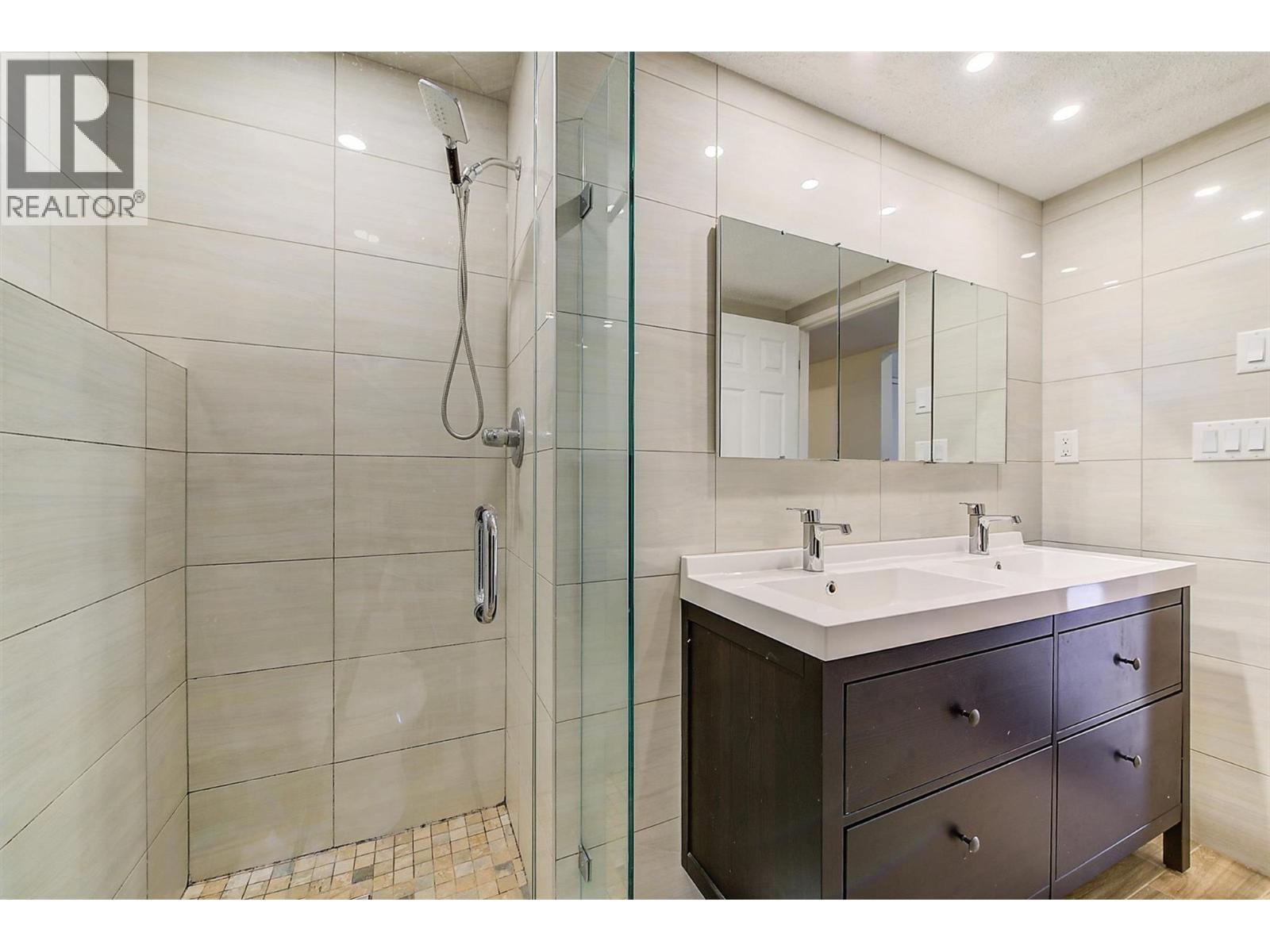  2415 COLLINGWOOD Road, West Kelowna