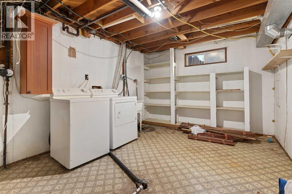 Single Family House Bungalow for Sale in  Montrose Avenue Mount Pleasant Camrose 