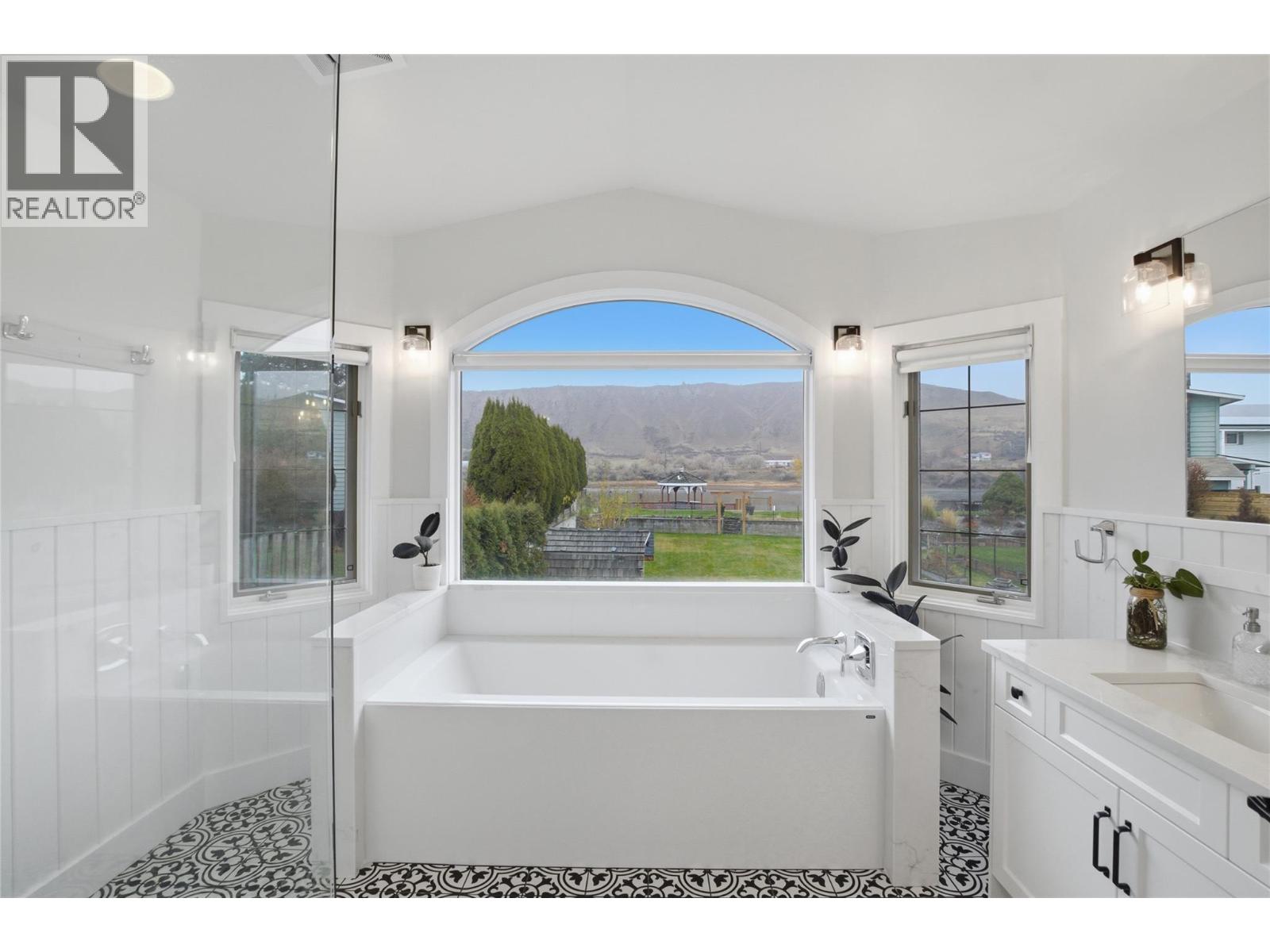 2578 Thompson Drive, Kamloops