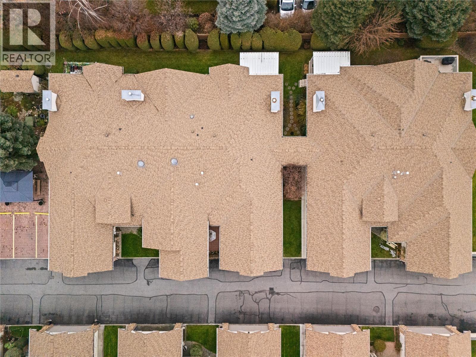 3 1873 Parkview Crescent, Kelowna