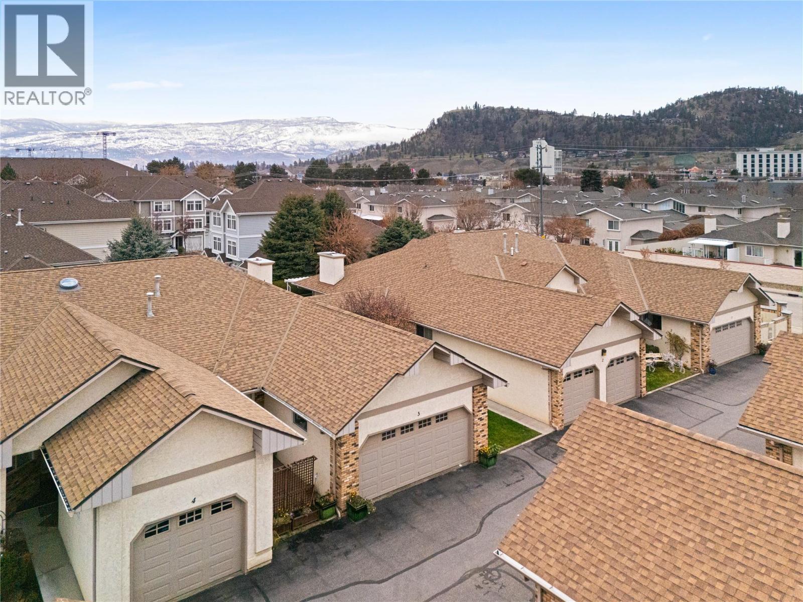 3 1873 Parkview Crescent, Kelowna