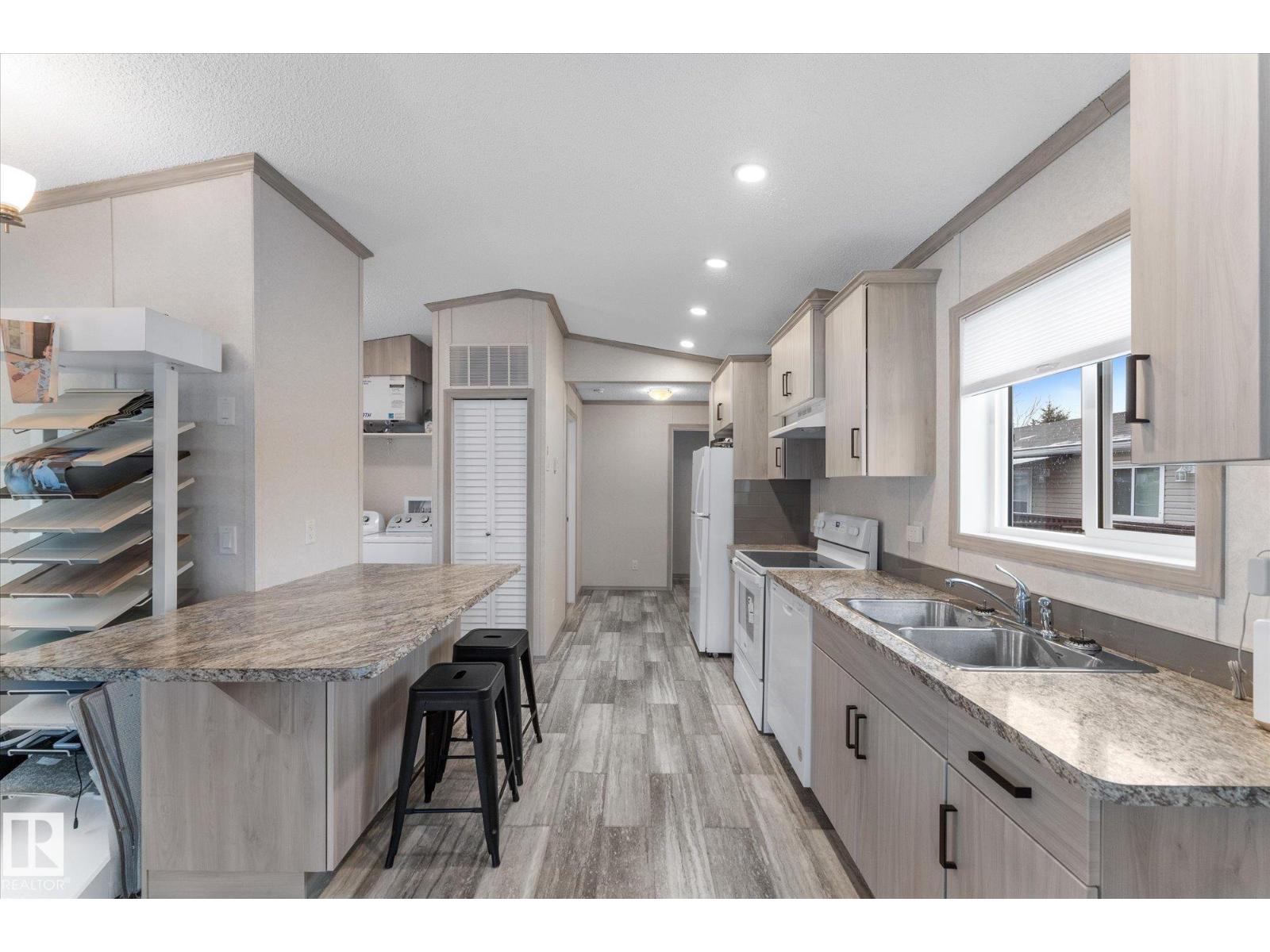 184 305 Calahoo Road, Spruce Grove