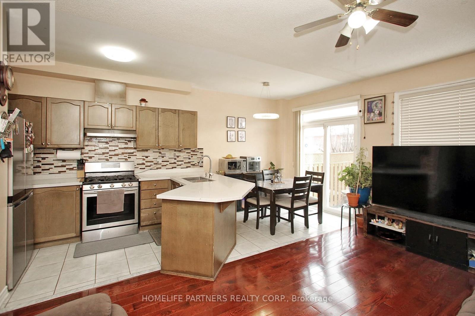 40 NATHANIEL CRESCENT - 3