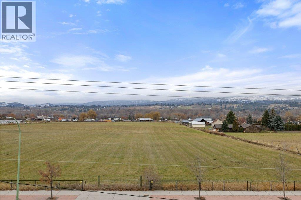 305 3735 Casorso Road, Kelowna