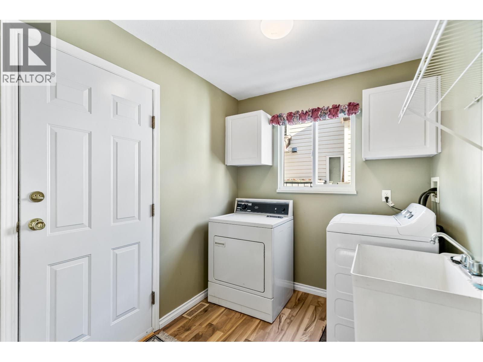 939 RIVERSIDE DRIVE, Port Coquitlam