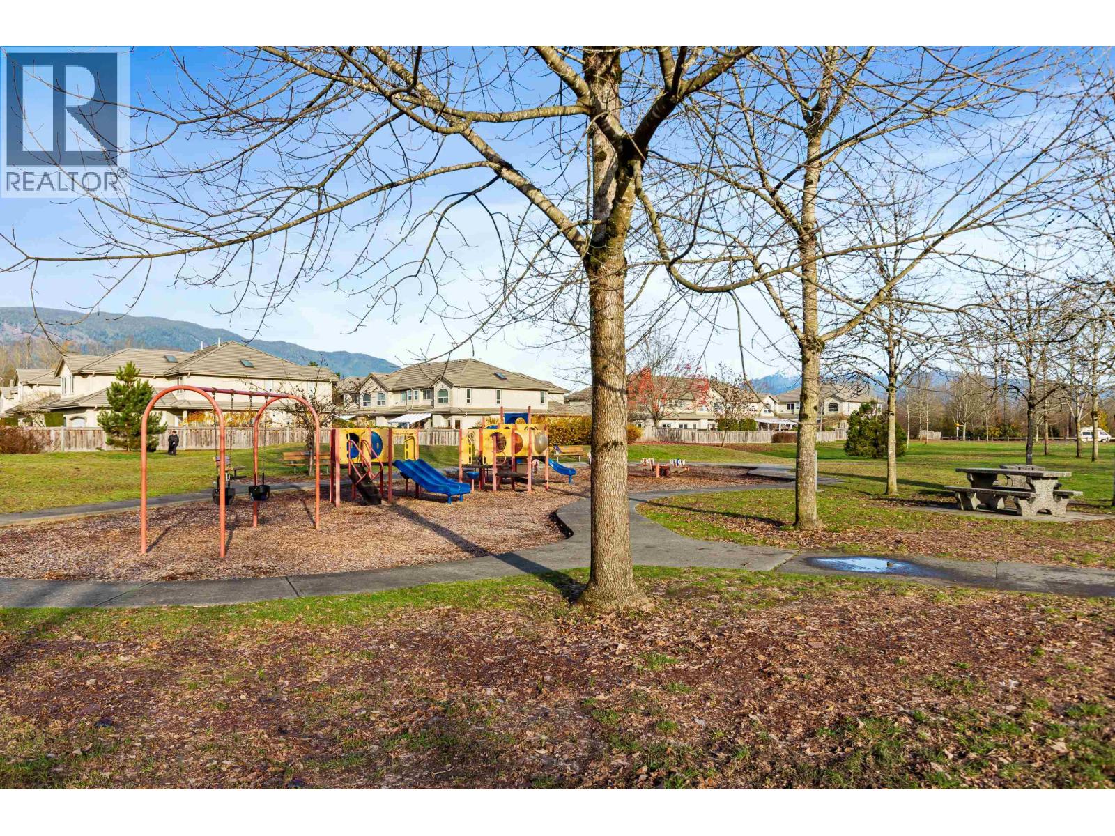 939 RIVERSIDE DRIVE, Port Coquitlam