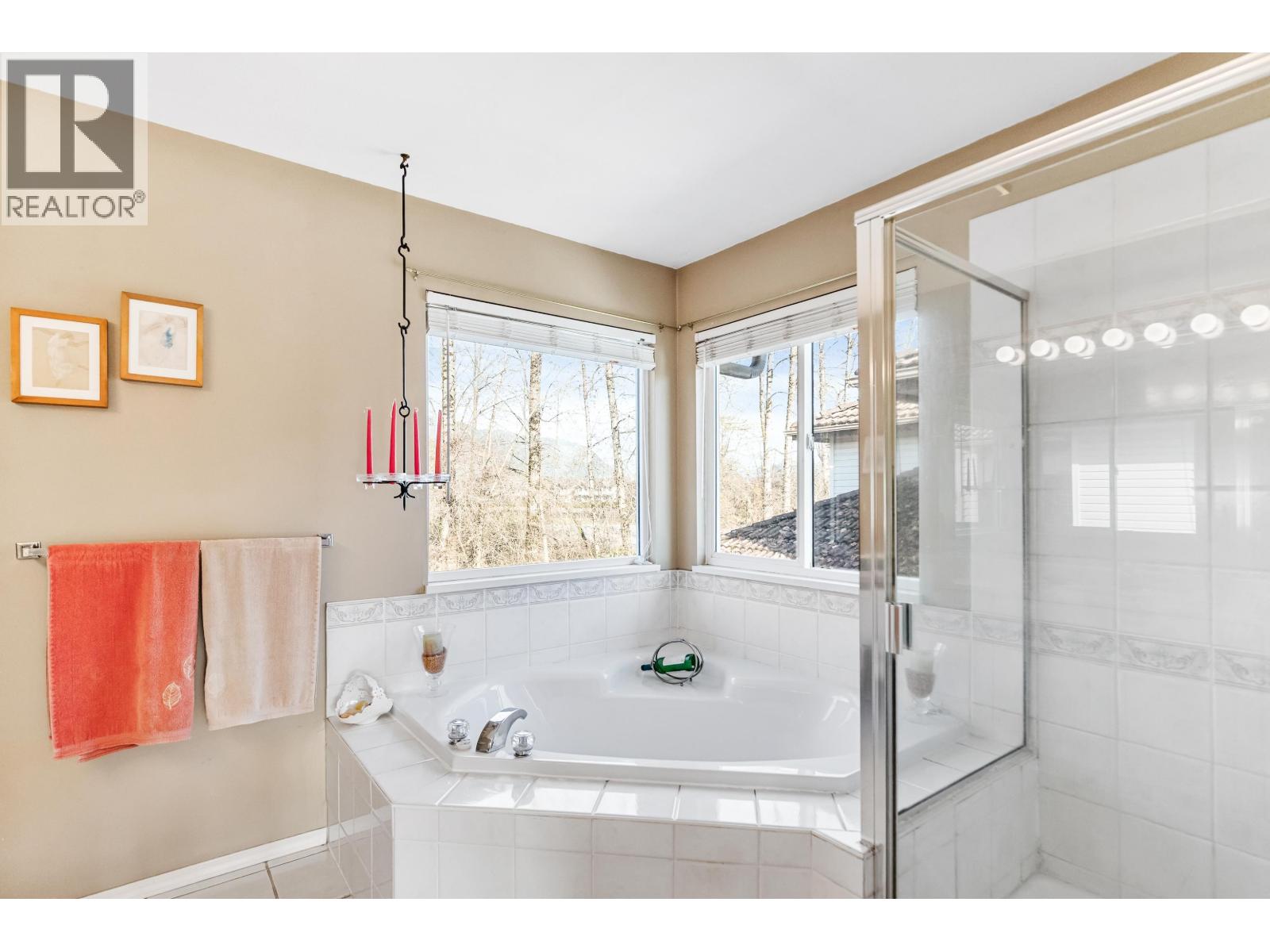 939 RIVERSIDE DRIVE, Port Coquitlam