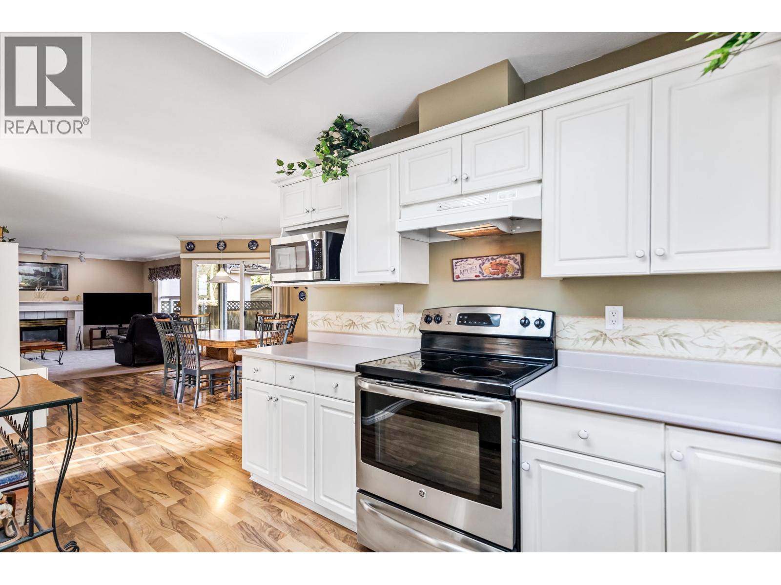 939 RIVERSIDE DRIVE, Port Coquitlam