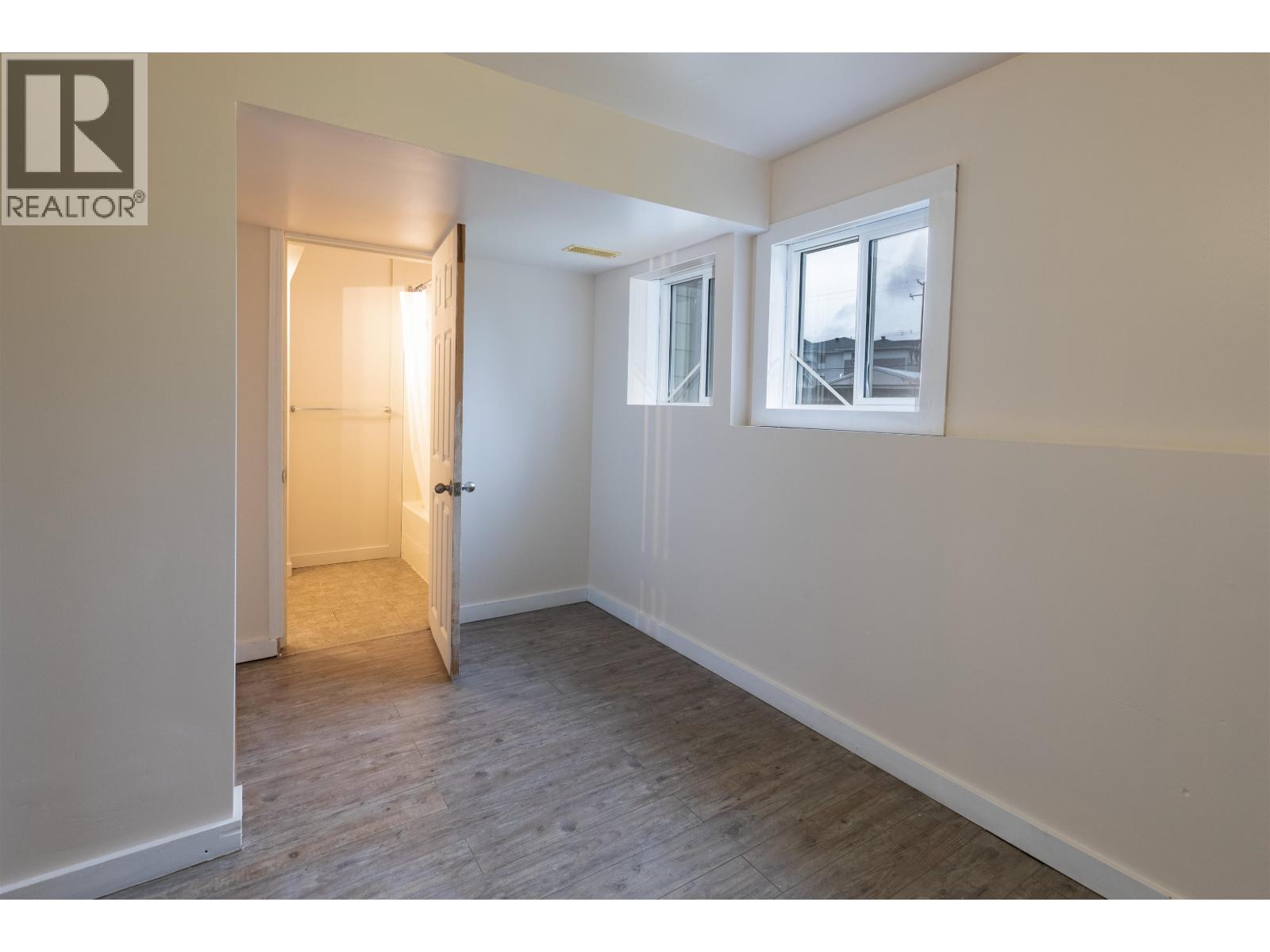 4821 PARK Avenue, Terrace