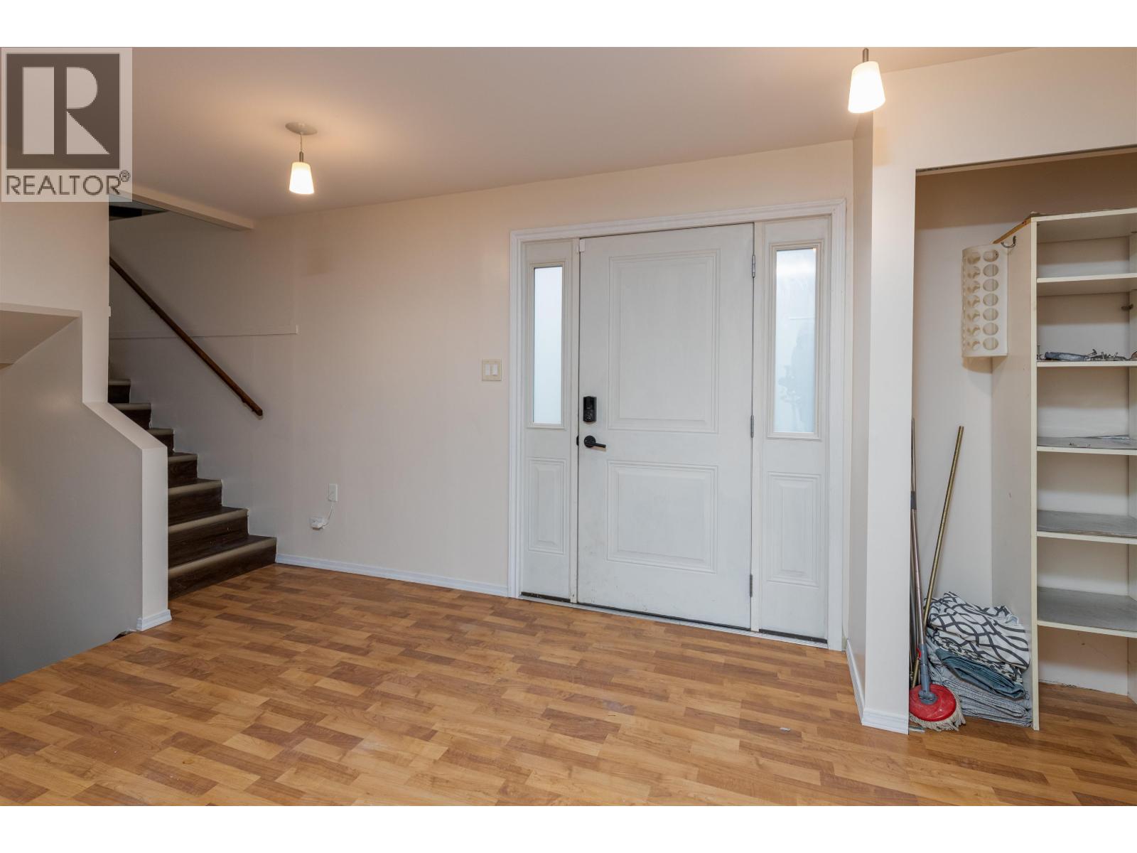 4821 PARK Avenue, Terrace