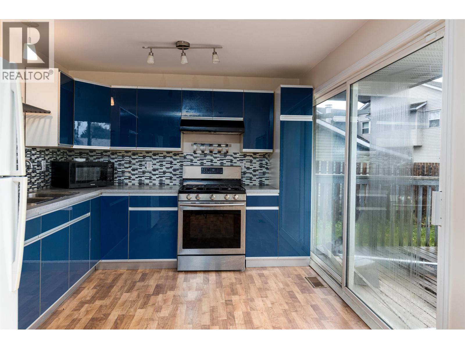 4821 PARK Avenue, Terrace