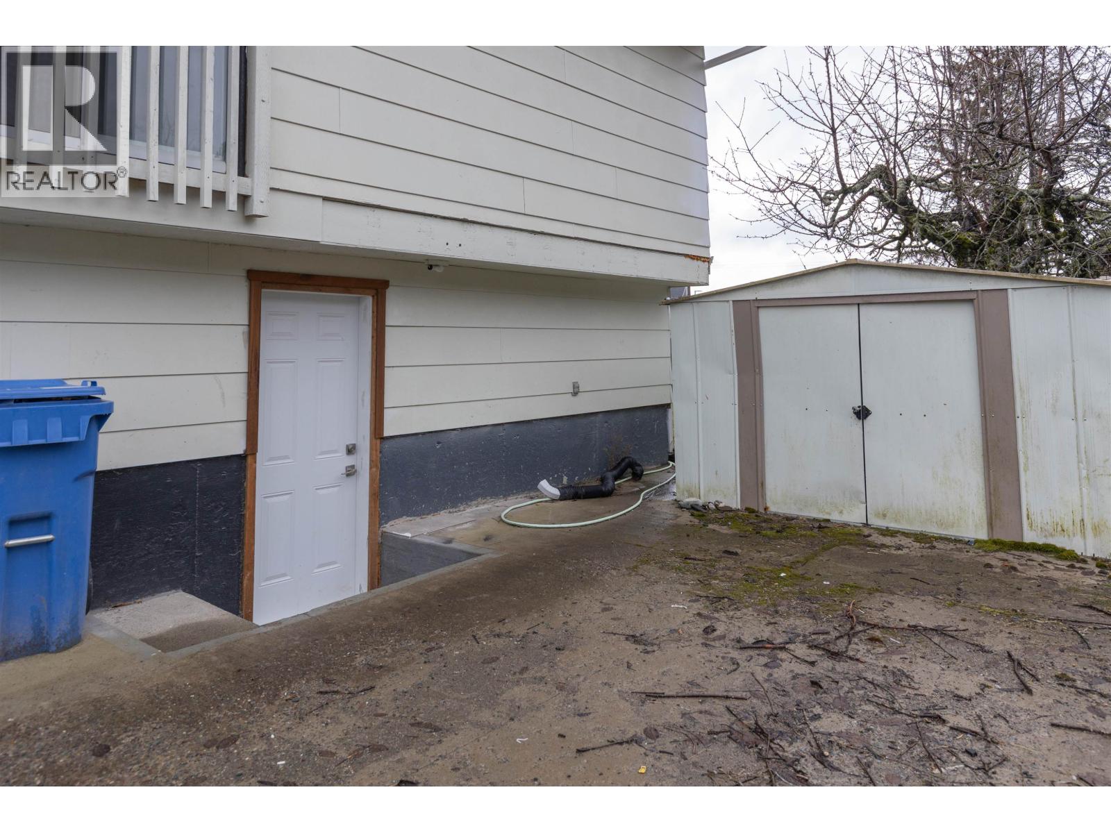 4821 PARK Avenue, Terrace