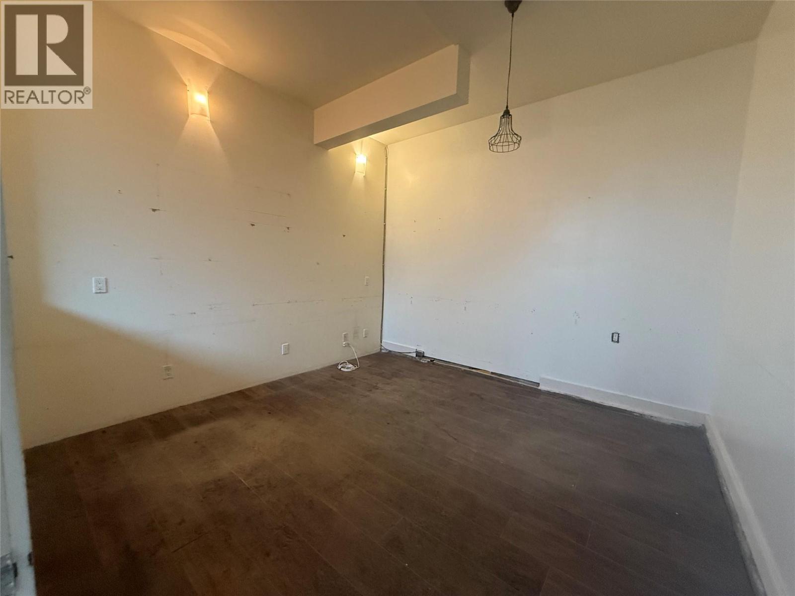 8 711 Radio Avenue, Nelson