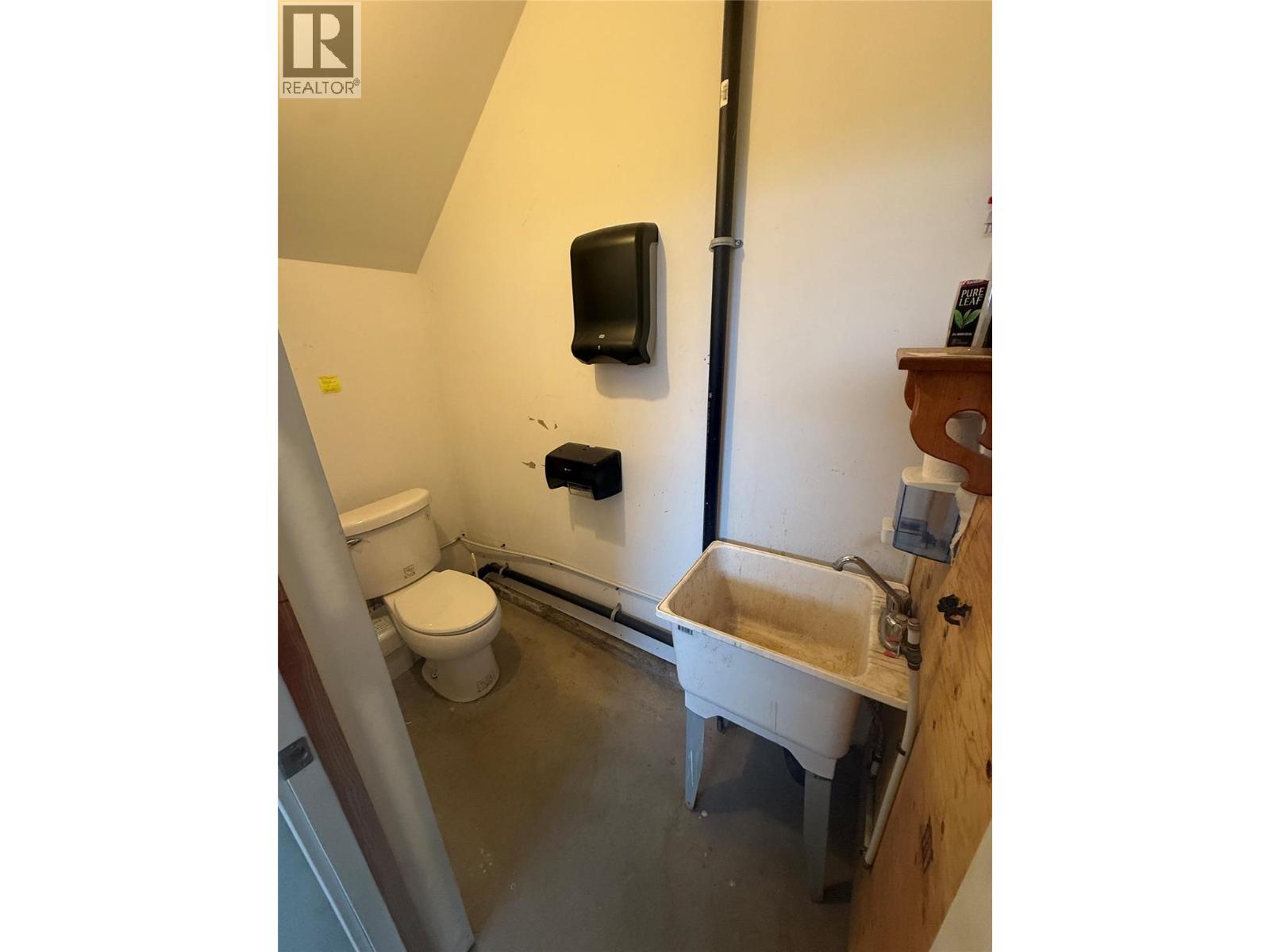 8 711 Radio Avenue, Nelson