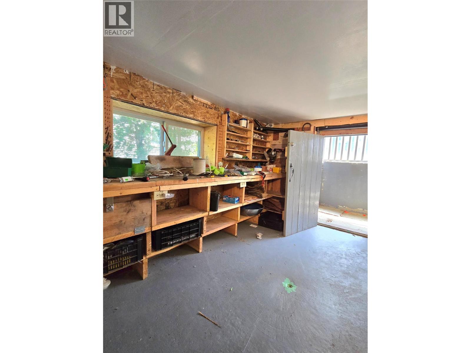 #14 8758 HOLDING ROAD - 29