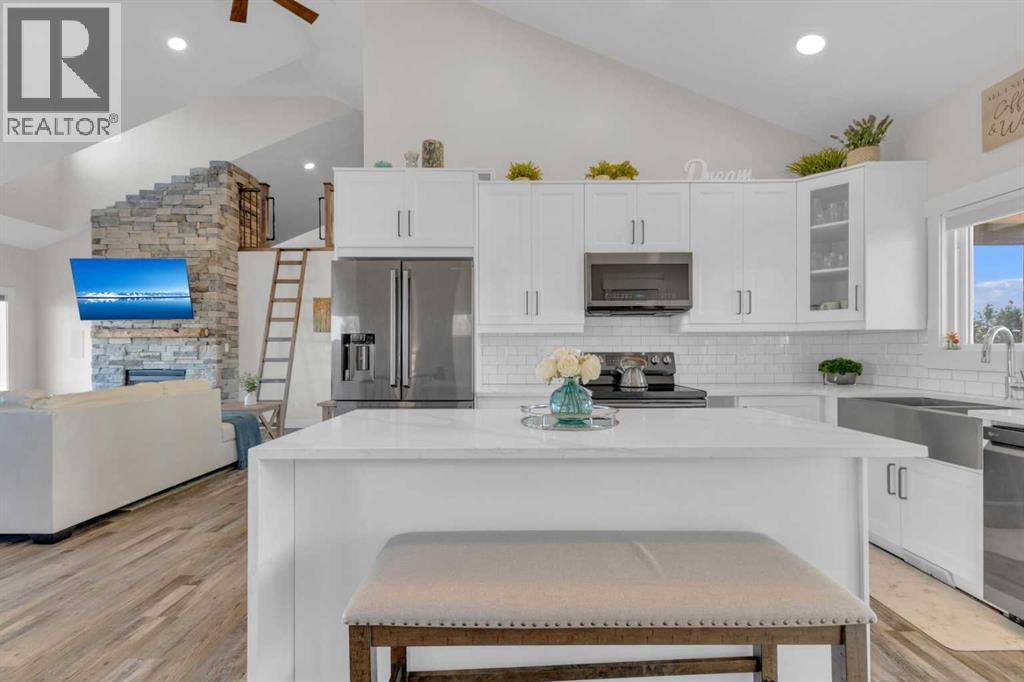 Single Family House for Sale in  Township Road  Silver Springs Rural Lacombe County 