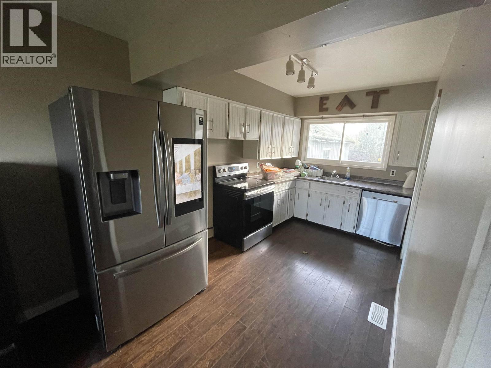 4815 POHLE Avenue, Terrace