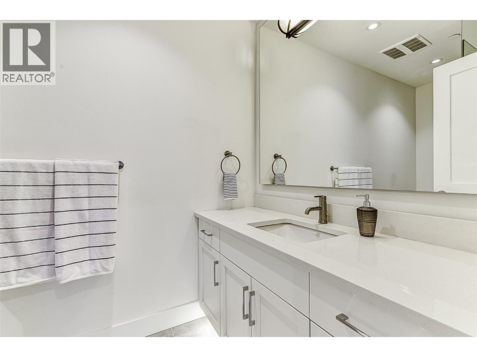 106 1308 Richter Street, Kelowna