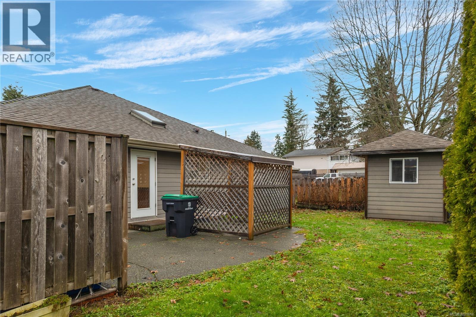 1126 18th St, Courtenay