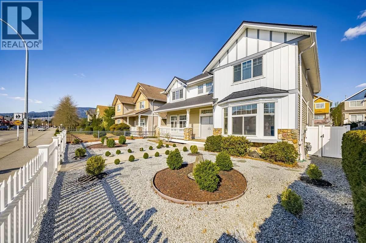 1096 RIVERSIDE DR, Port Coquitlam