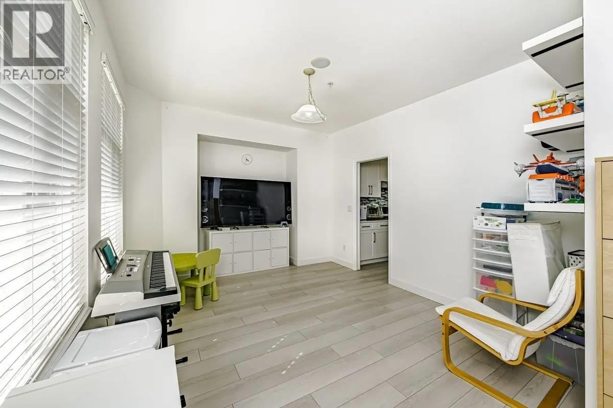 1096 RIVERSIDE DR, Port Coquitlam