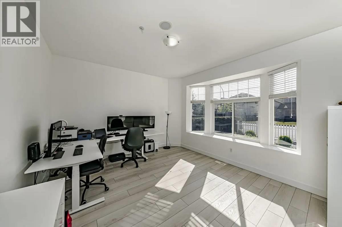 1096 RIVERSIDE DR, Port Coquitlam