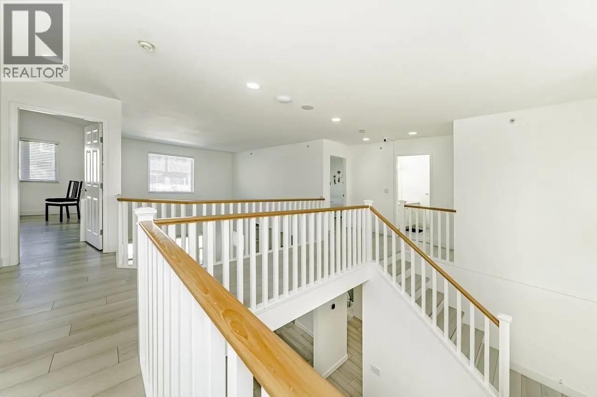 1096 RIVERSIDE DR, Port Coquitlam