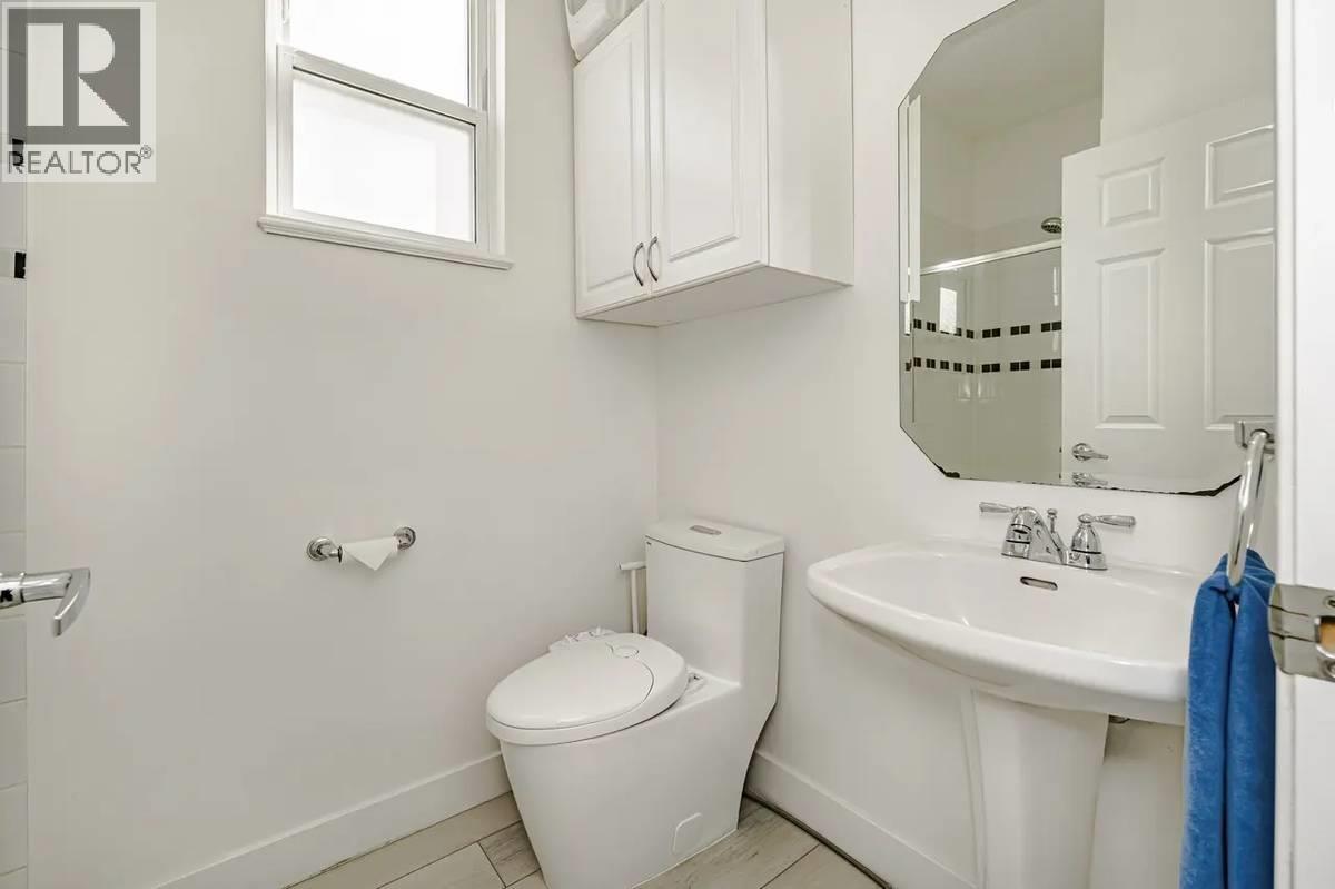 1096 RIVERSIDE DR, Port Coquitlam