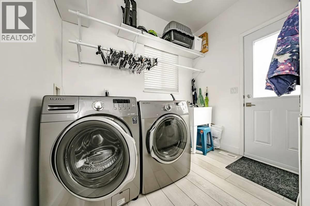 1096 RIVERSIDE DR, Port Coquitlam