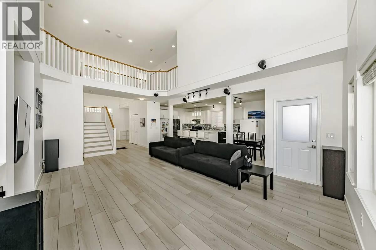 1096 RIVERSIDE DR, Port Coquitlam