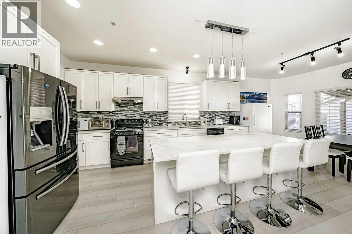 1096 RIVERSIDE DR, Port Coquitlam